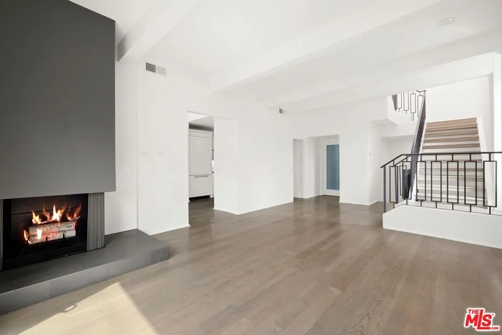 Pacific Palisades, California 90272, United States, 3 Bedrooms Bedrooms, ,3 BathroomsBathrooms,Residential,Active,155042