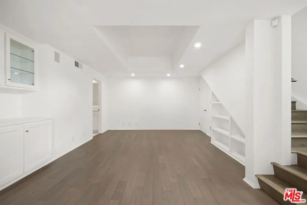 Pacific Palisades, California 90272, United States, 3 Bedrooms Bedrooms, ,3 BathroomsBathrooms,Residential,Active,155042