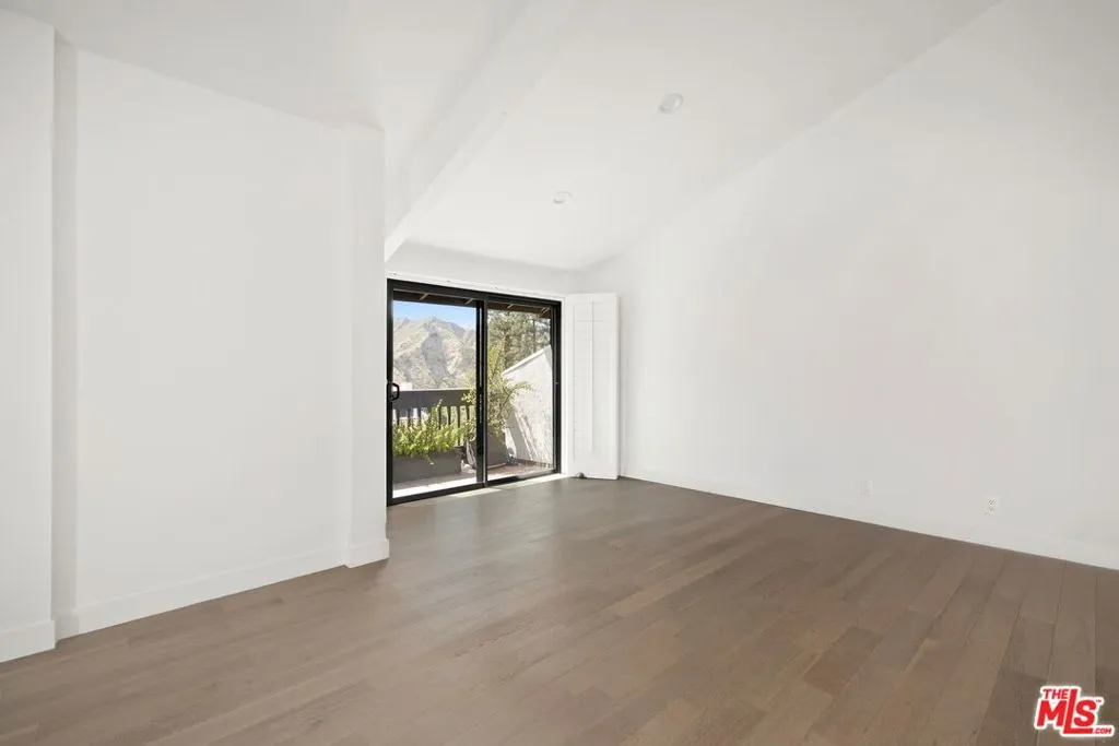 Pacific Palisades, California 90272, United States, 3 Bedrooms Bedrooms, ,3 BathroomsBathrooms,Residential,Active,155042