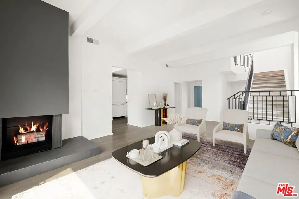 Pacific Palisades, California 90272, United States, 3 Bedrooms Bedrooms, ,3 BathroomsBathrooms,Residential,Active,155042