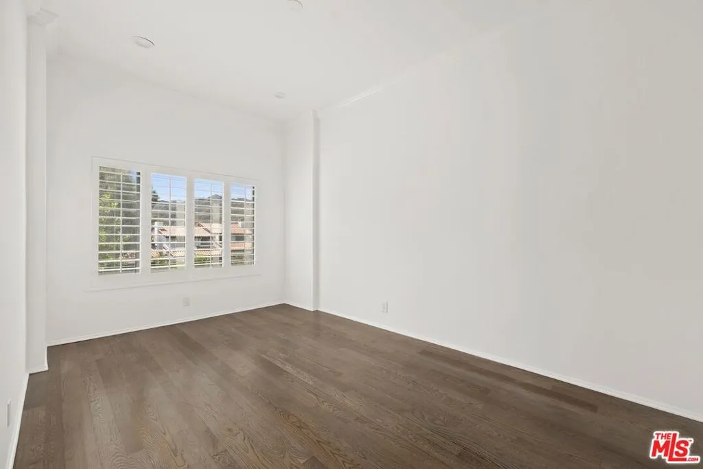 Pacific Palisades, California 90272, United States, 3 Bedrooms Bedrooms, ,3 BathroomsBathrooms,Residential,Active,155042