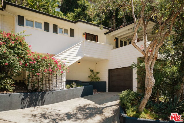 1600 Queens Road, Los Angeles