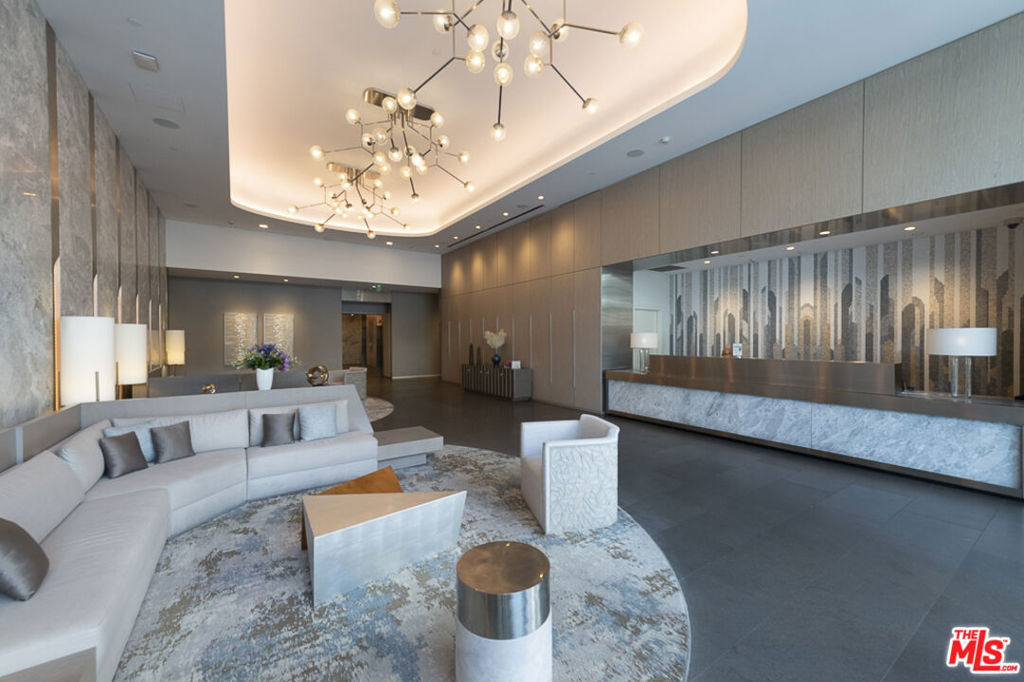 877 Francisco Street 919