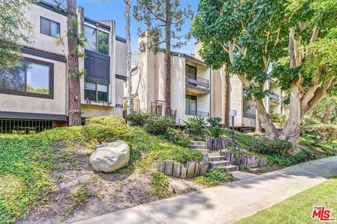 8711 Falmouth Avenue 104 Playa Del Rey CA 90293