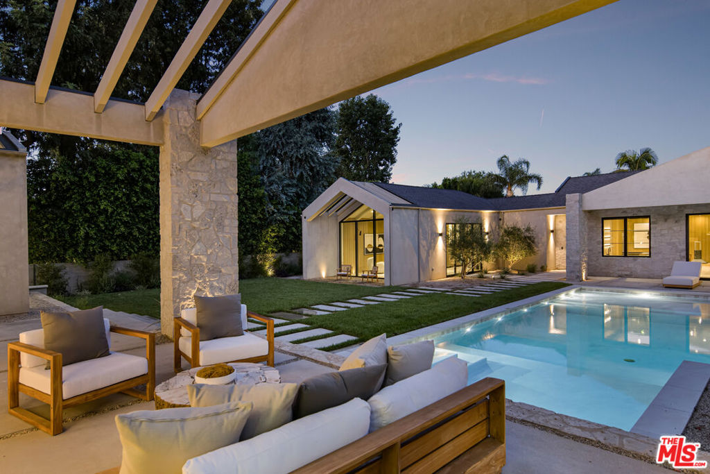 Properties 3 5056 Louise Avenue