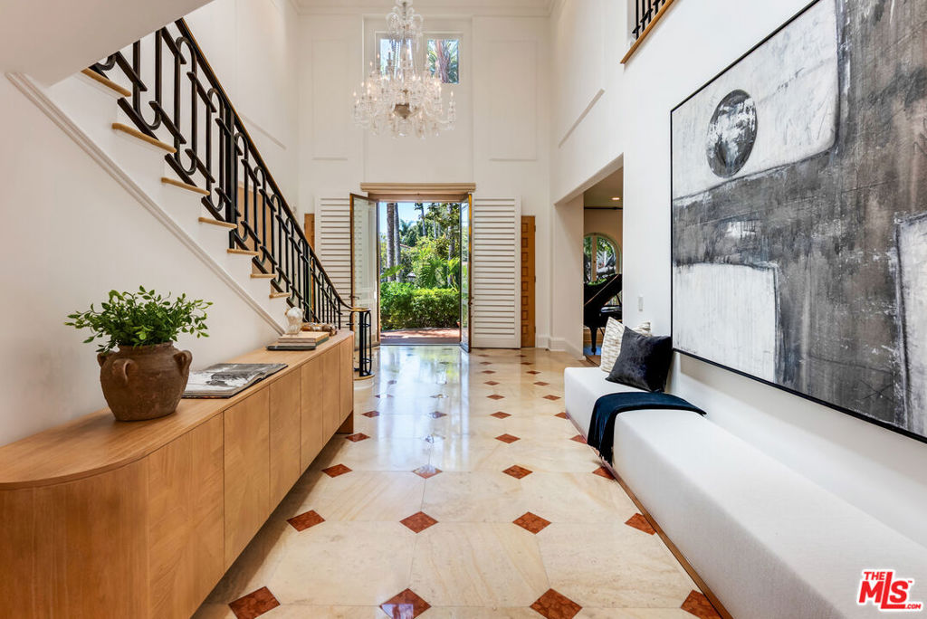 Properties 3 812 N Bedford Drive