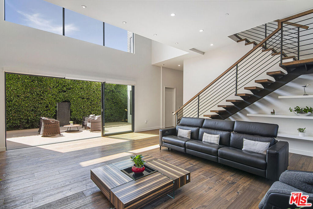 362 N Norton Avenue