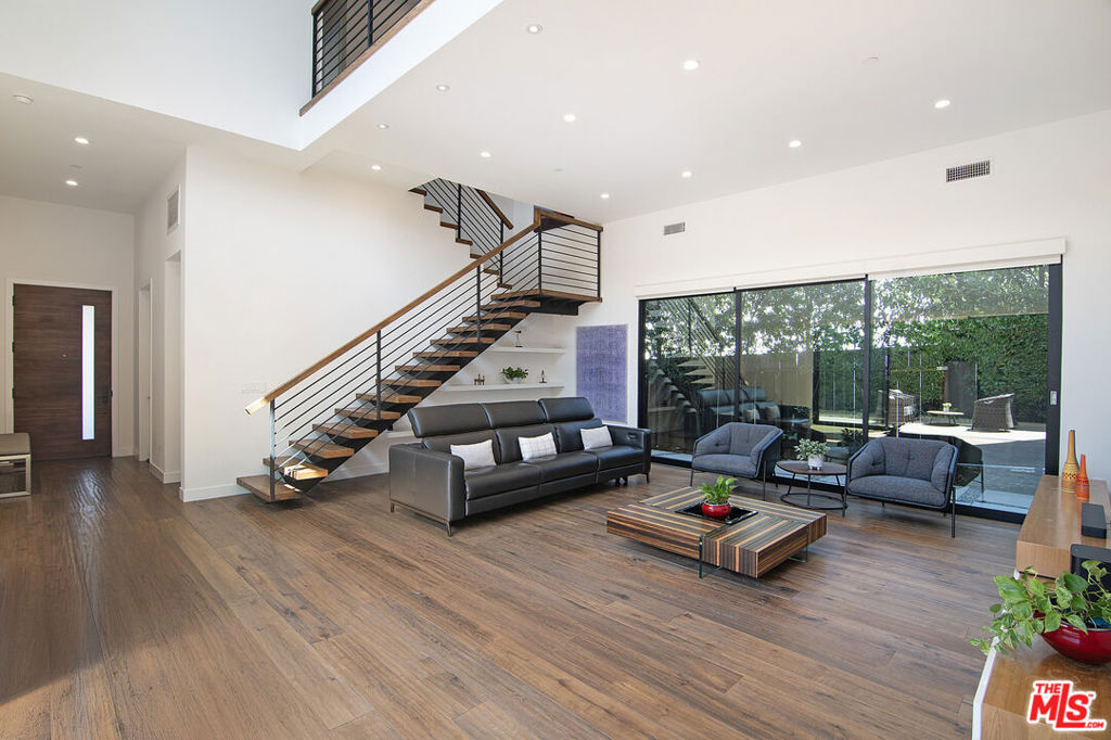 362 N Norton Avenue