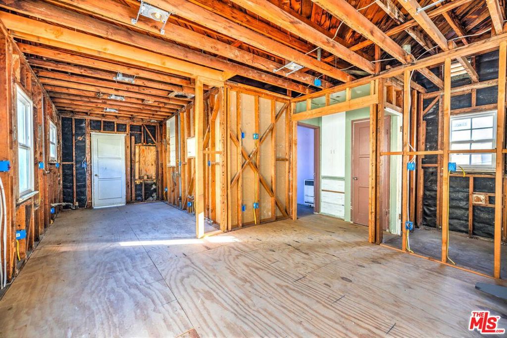 308 E Edgeware Road