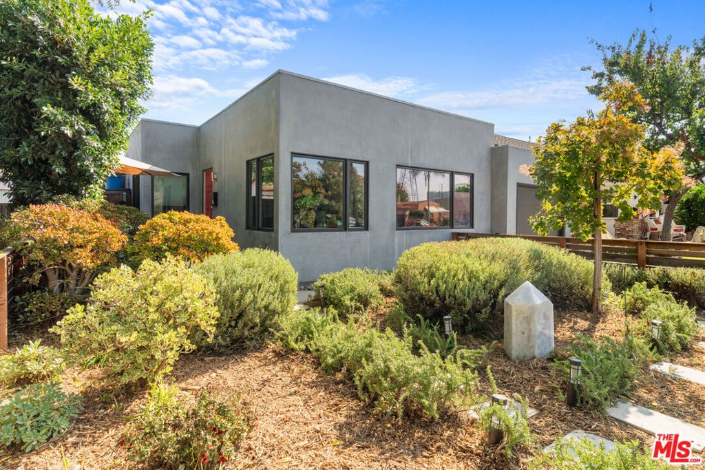210 N Niagara Street