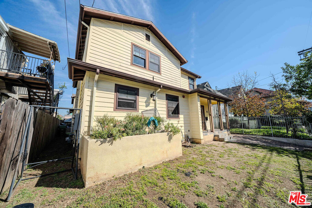 1817 W 12th Street