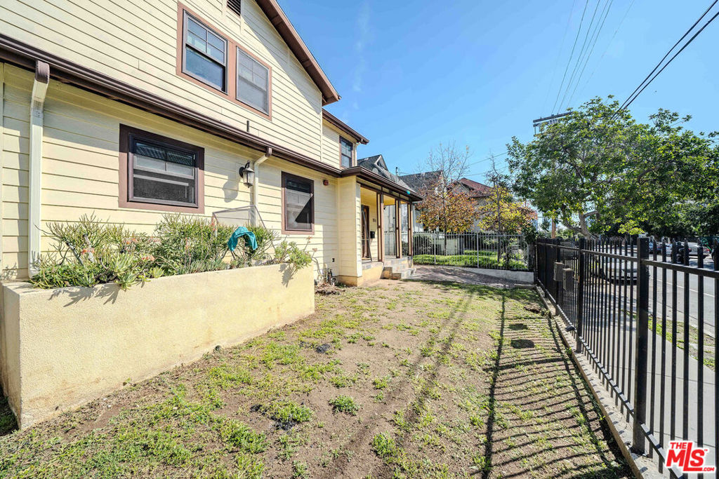 1817 W 12th Street