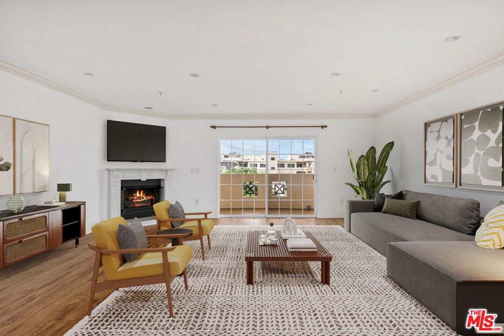 1948 Malcolm Avenue 305