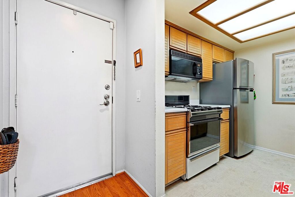 12601 Van Nuys Boulevard 256