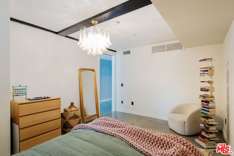 4111 W Sunset Boulevard 233