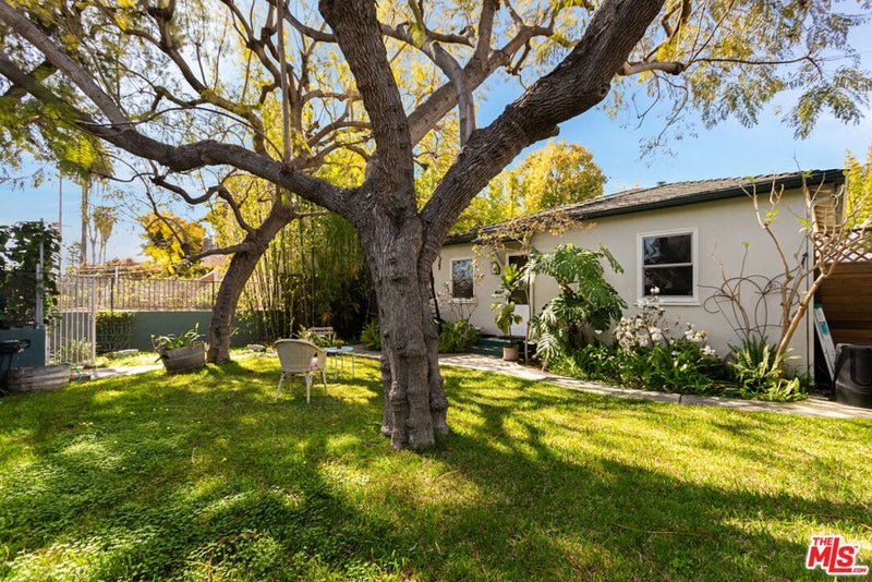 1453 Centinela Avenue