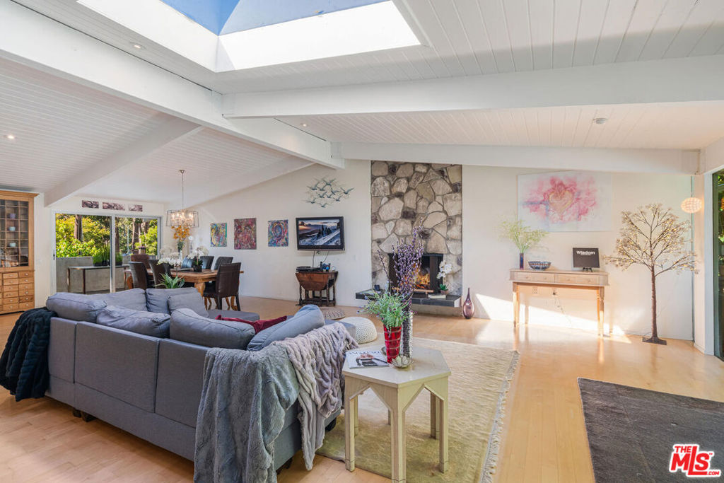 574 Latimer Road