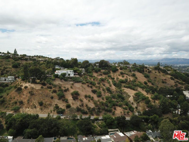 3734 N Oakfield Drive