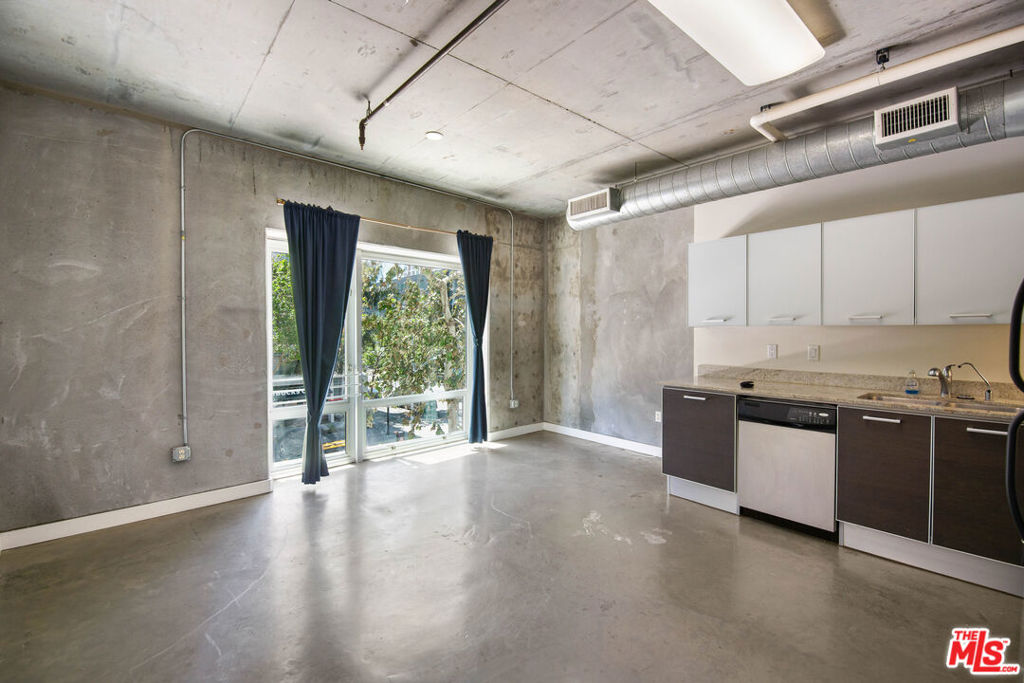 645 W 9th Street 201