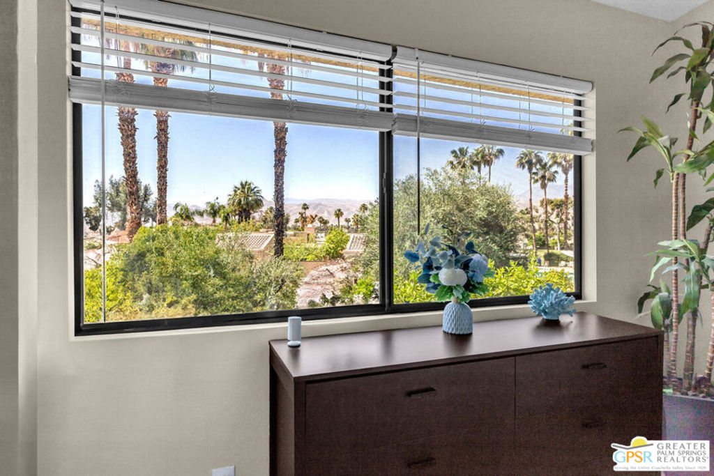 68039 Lakeland Drive