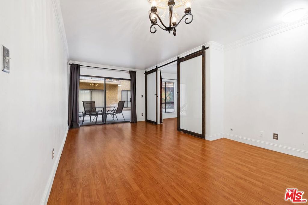 1735 N Fuller Avenue 121