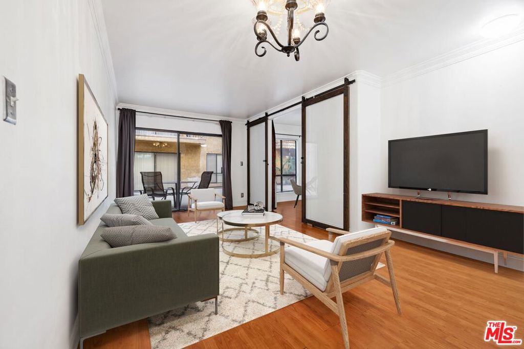 1735 N Fuller Avenue 121