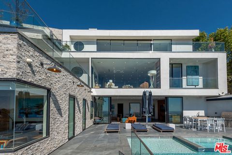 8800 Appian Way Los Angeles CA 90046