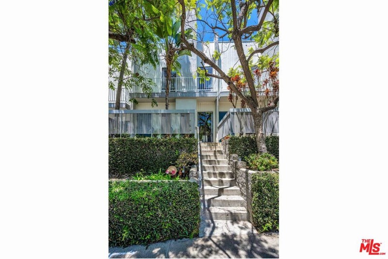 1220 Manning Avenue 3