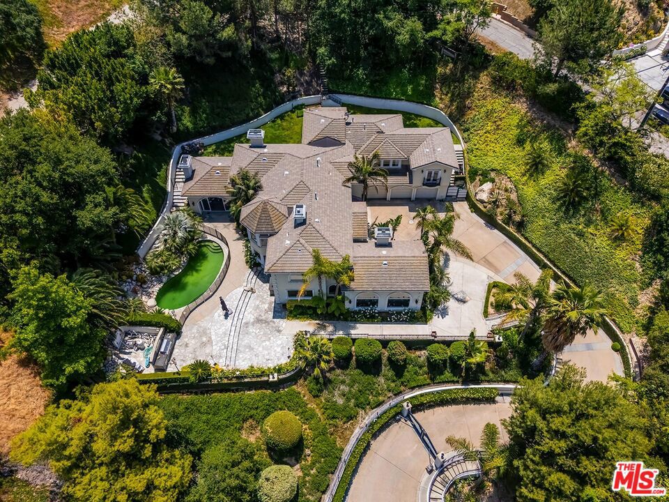 Properties 2 732 Saint Katherine Drive