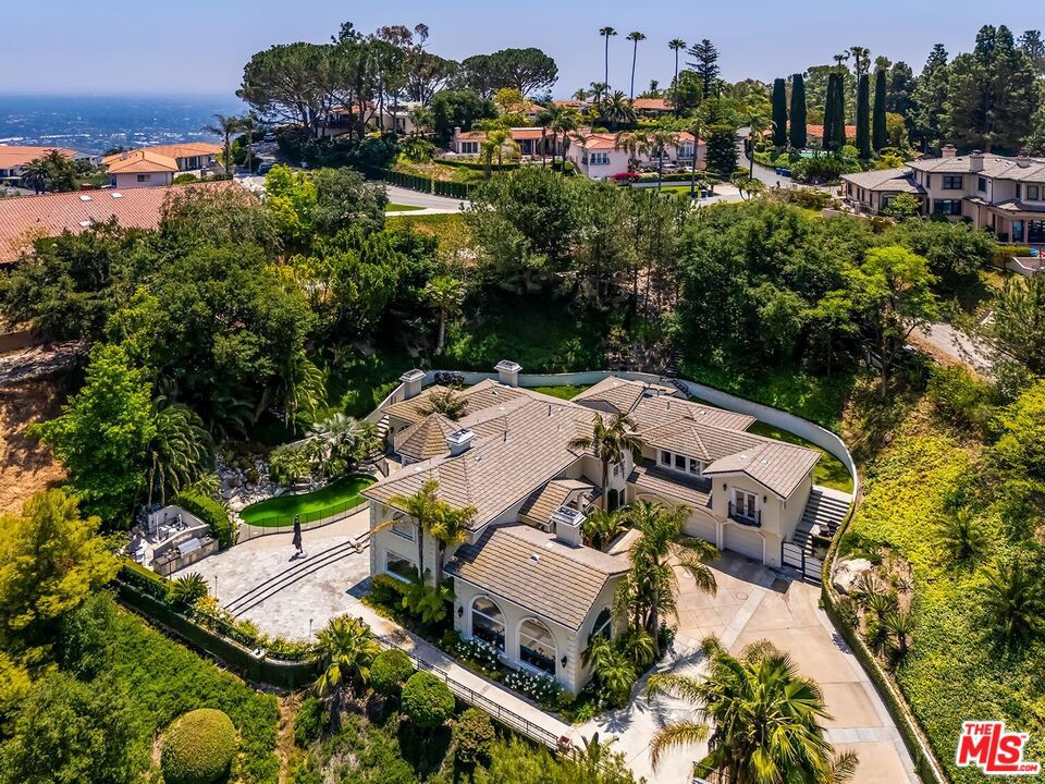Properties 3 732 Saint Katherine Drive