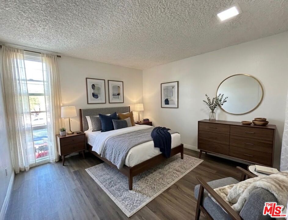 8649 Sunland Boulevard 21