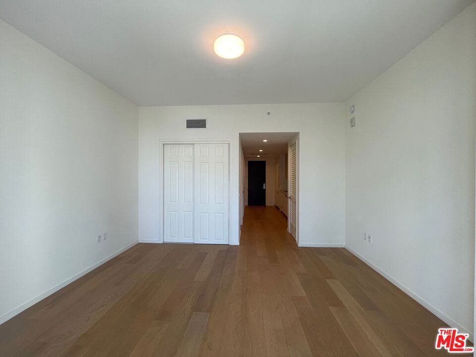 877 Francisco Street 1921