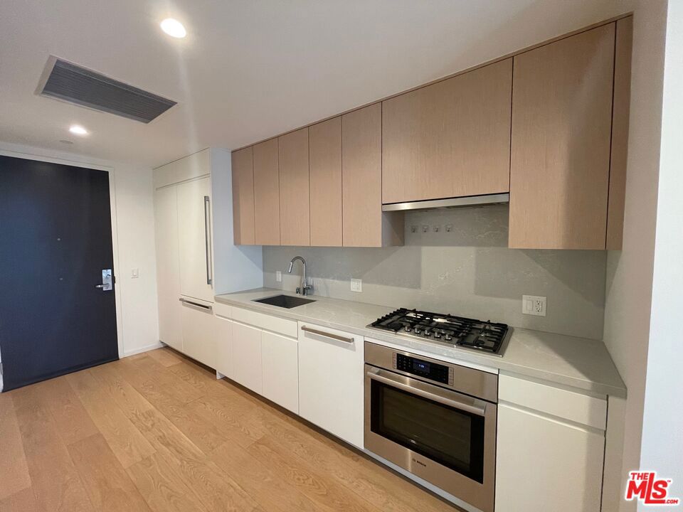 877 Francisco Street 1921