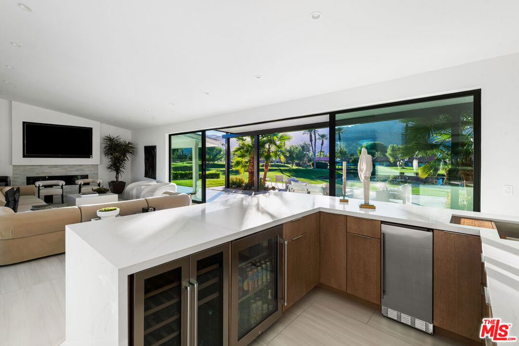 49723 Avenida Montero