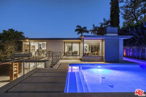 3851 Beverly Ridge Drive Sherman Oaks CA 91423