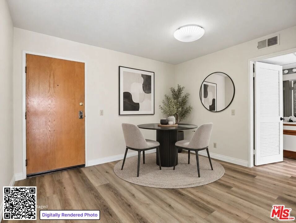 1519 N Martel Avenue 206