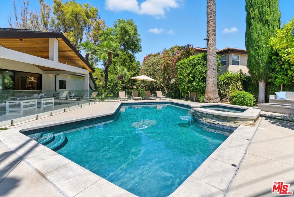4850 San Feliciano Drive