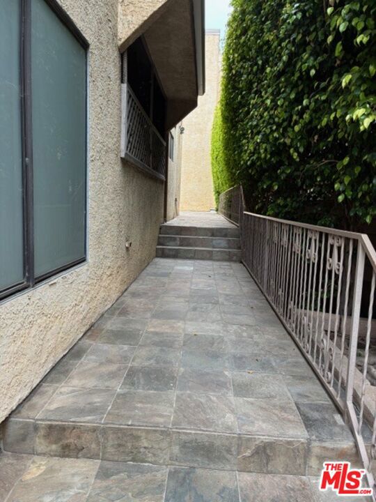 1041 2nd Street 5