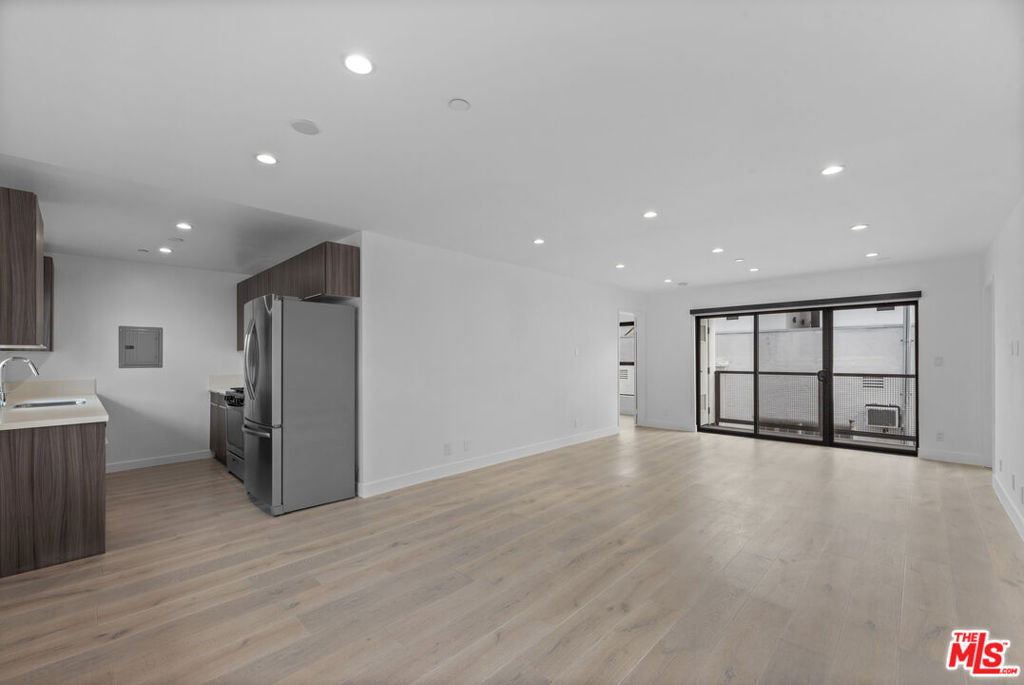Properties 3 725 N Alfred Street 202