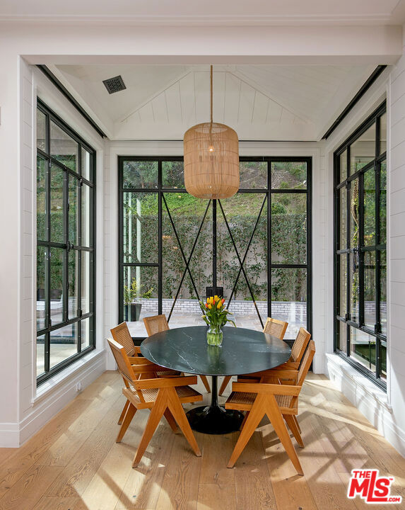 2333 Mandeville Canyon Road