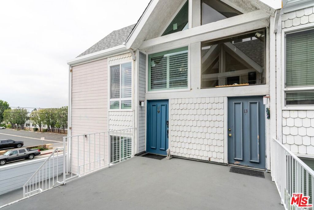1121 E Wilson Avenue 12