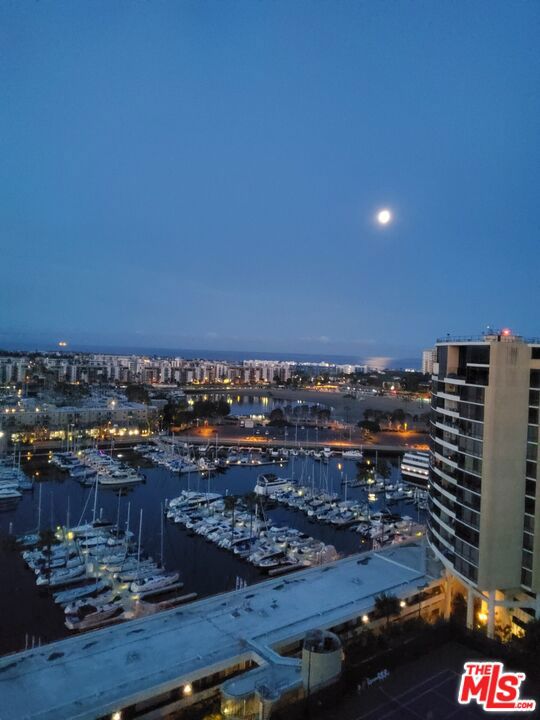 4314 Marina City PH17