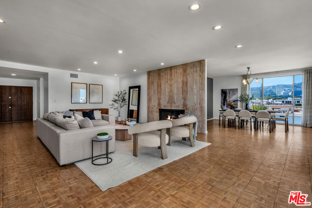 339 N Palm Drive 504