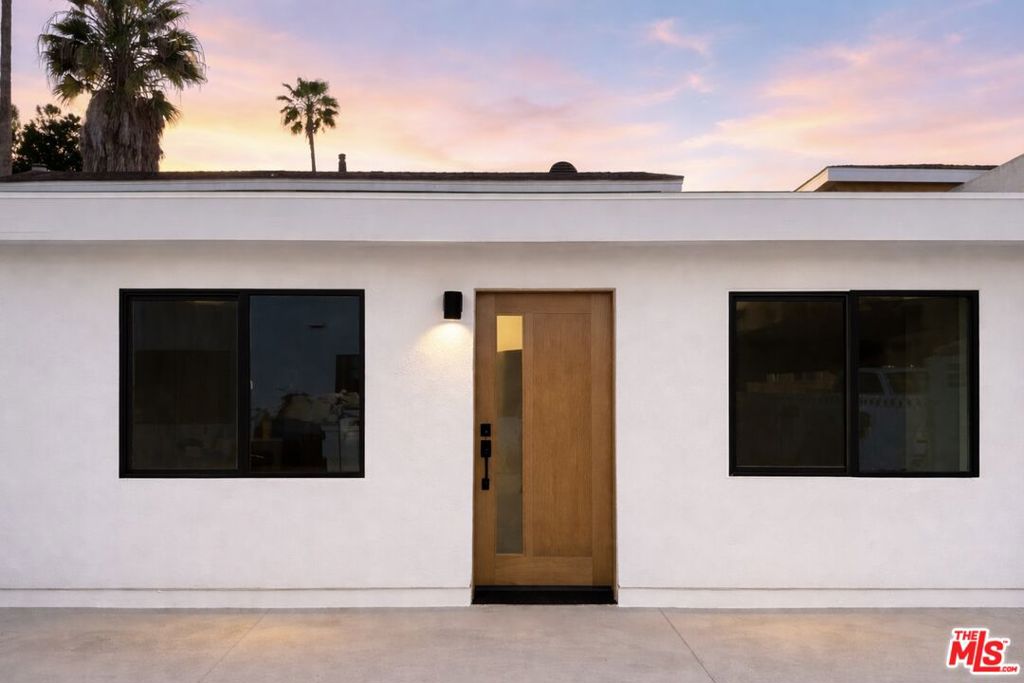 12527 Cranbrook Avenue