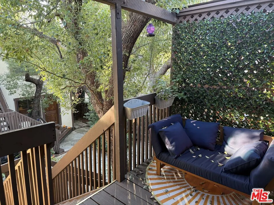 Sherman Oaks, California 91403, United States, 2 Bedrooms Bedrooms, ,2 BathroomsBathrooms,Residential,Active,249594