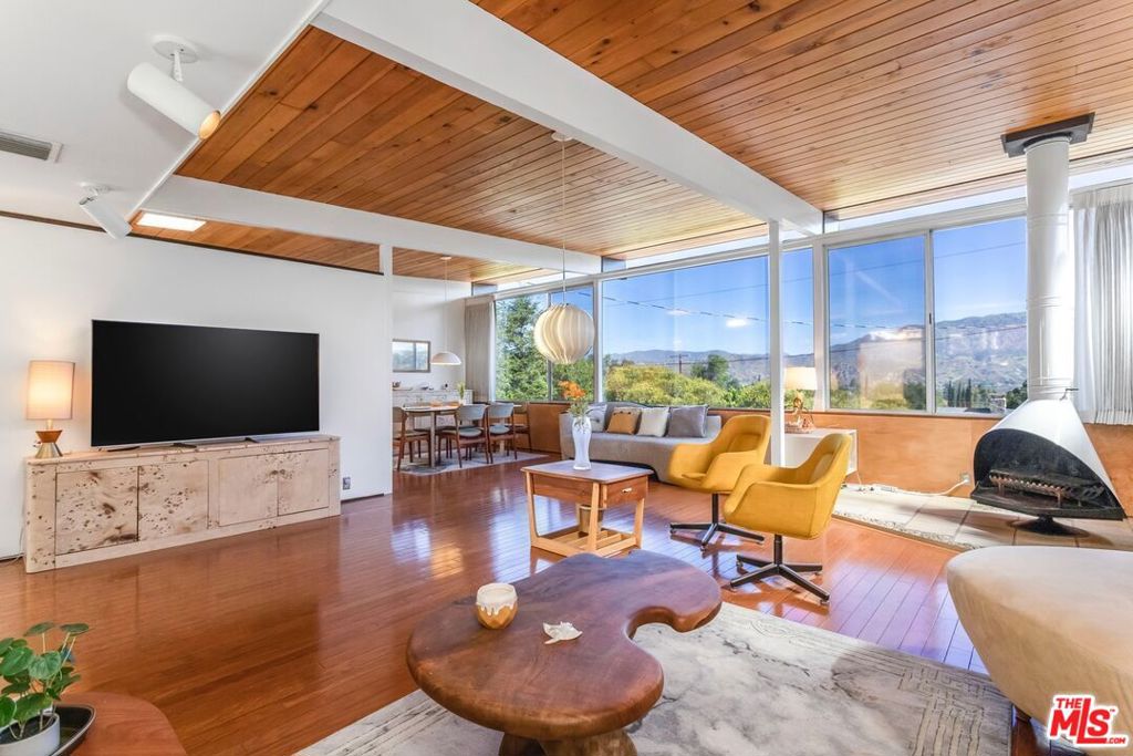 Properties 4 8554 Day Street