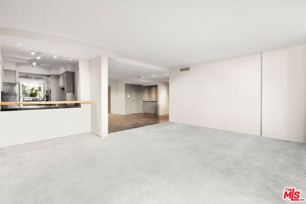 8787 Shoreham Drive 503