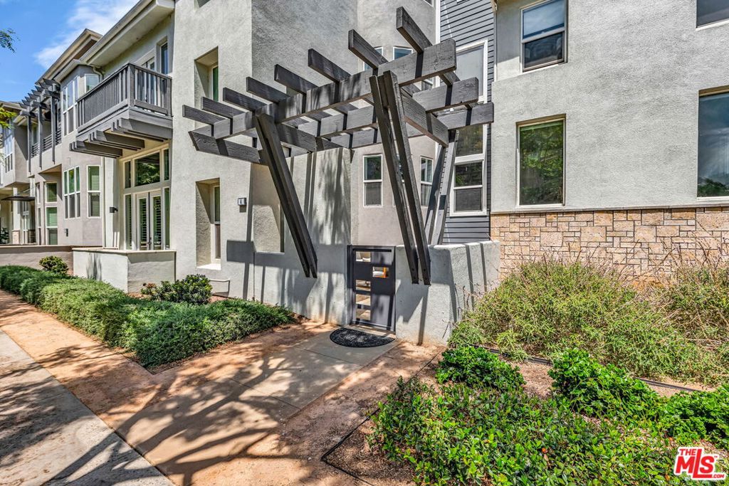 Properties 4 6020 Celedon 4