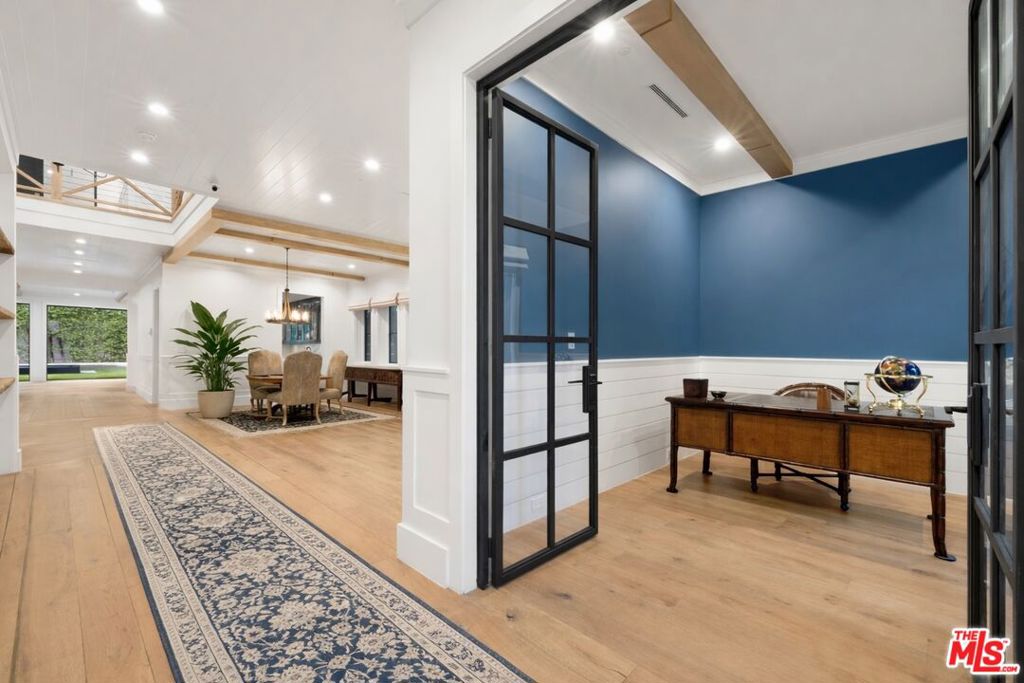 833 N Sierra Bonita Avenue