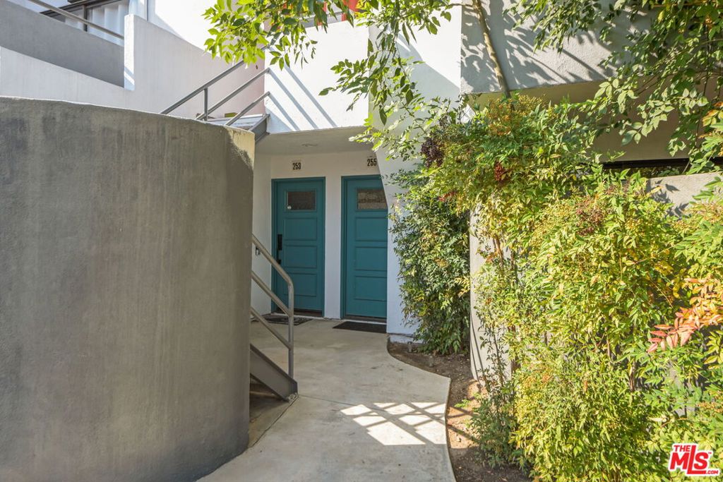 2506 Chandler Avenue 255